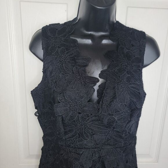 Xtaren black deep-v floral lace shorts romper size Small - Picture 4 of 9